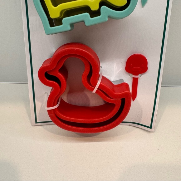 Target Bullseye Sandwich Cutter Uncrustable Maker Set of 3 Bear Dinosaur Duck - Picture 4 of 5